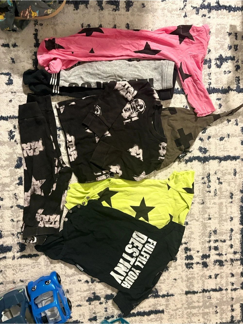 Nununu baby bundle of 7 size  0/6 Star Wars and stars